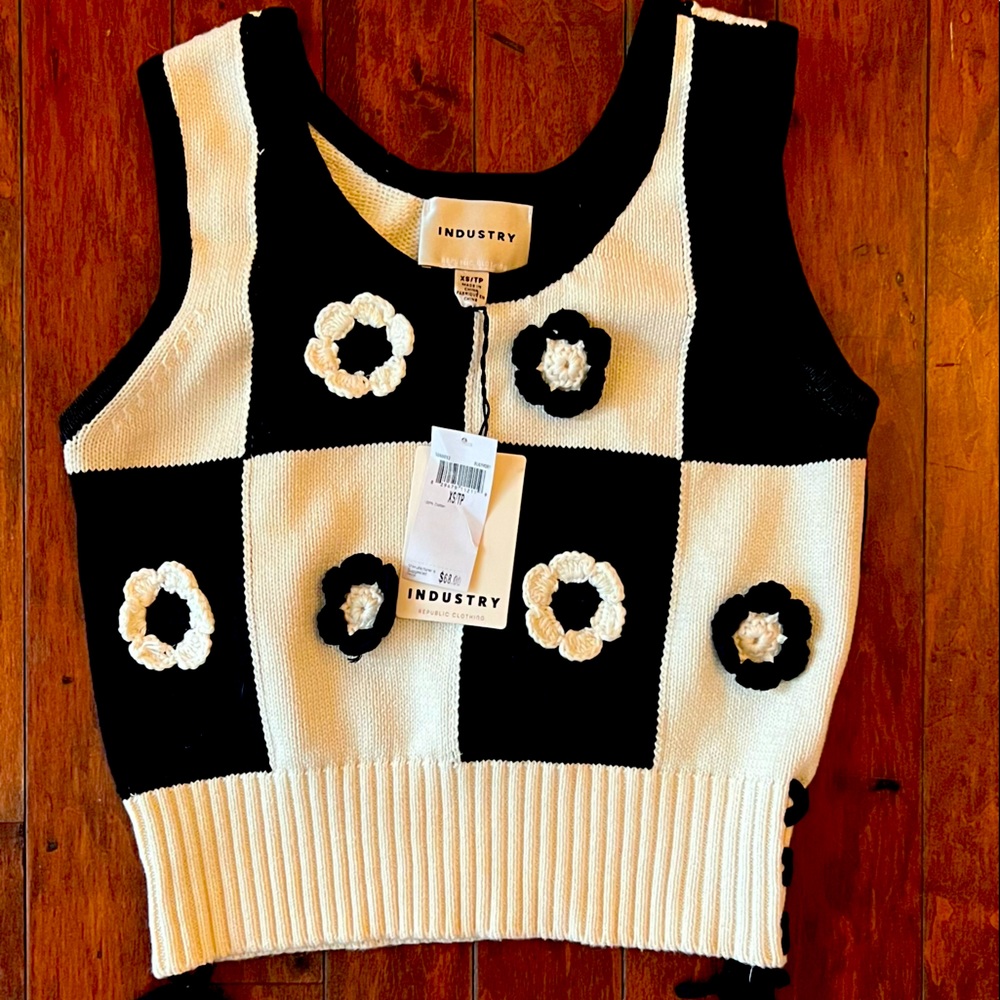 Black & white cotton knit vest